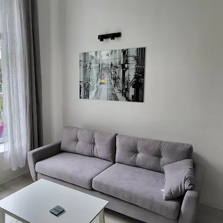 Center Apartment *